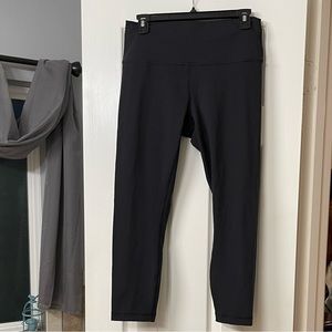 Women’s Lululemon Wunder Under HR 23” Crop Size 10